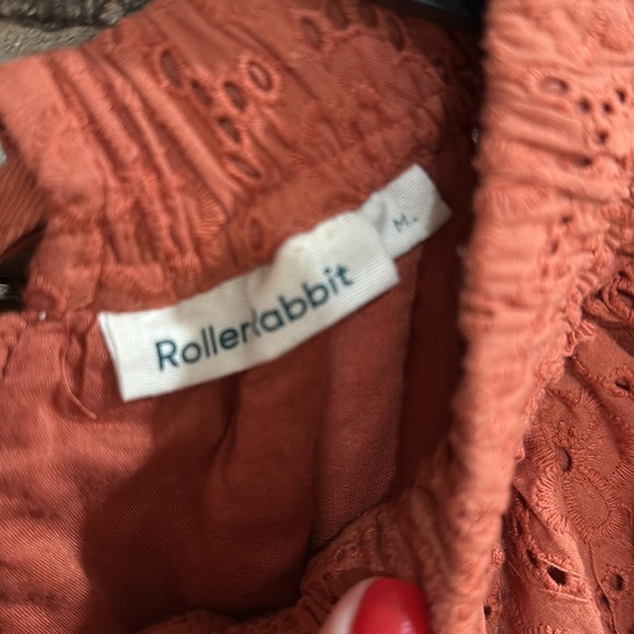 Roller Rabbit Eyelet Blouse w/ Bow detail in back - Picture 5 of 12